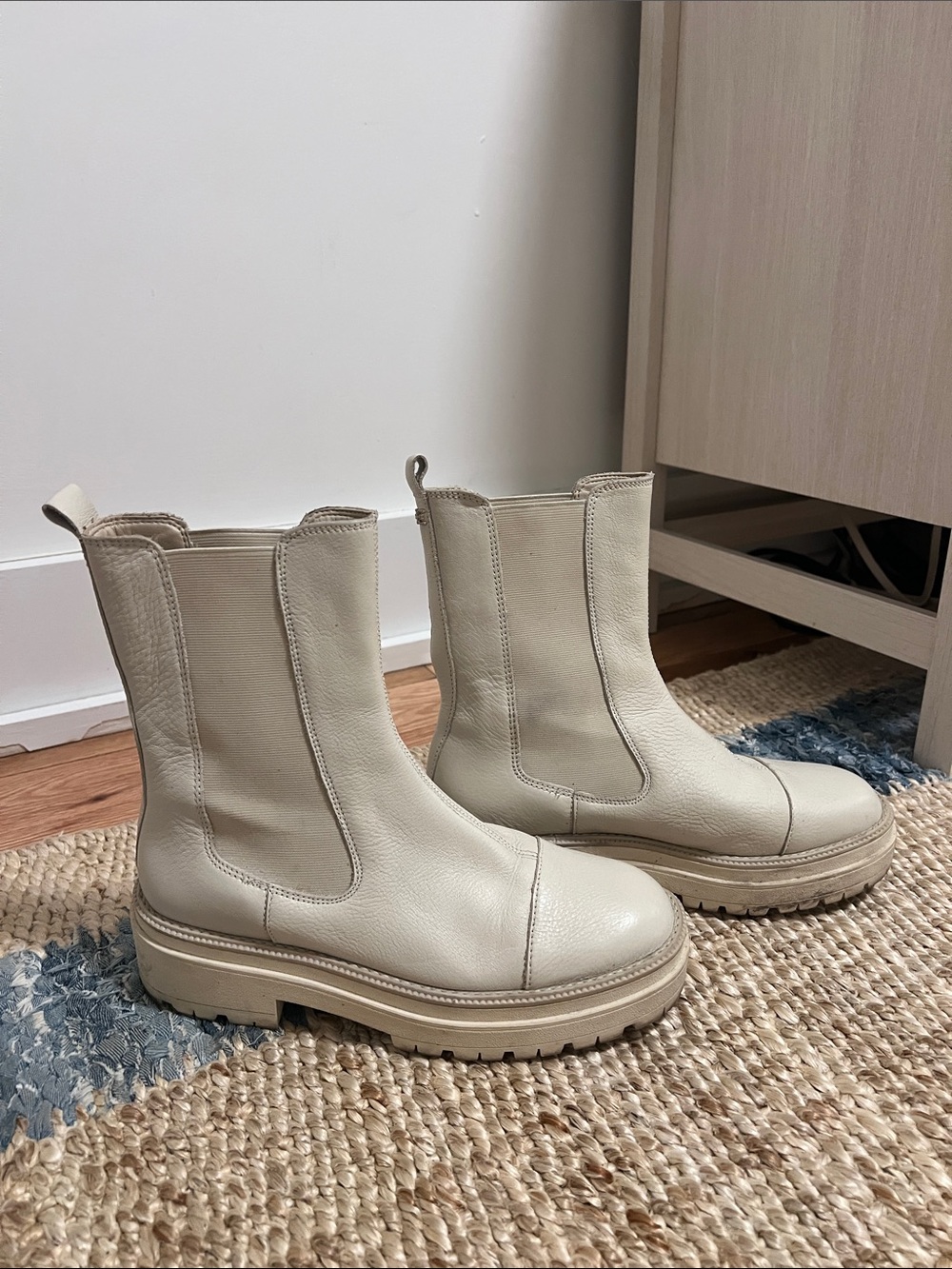 Women’s Cream Chelsea Lug Boots - Neutral Leather